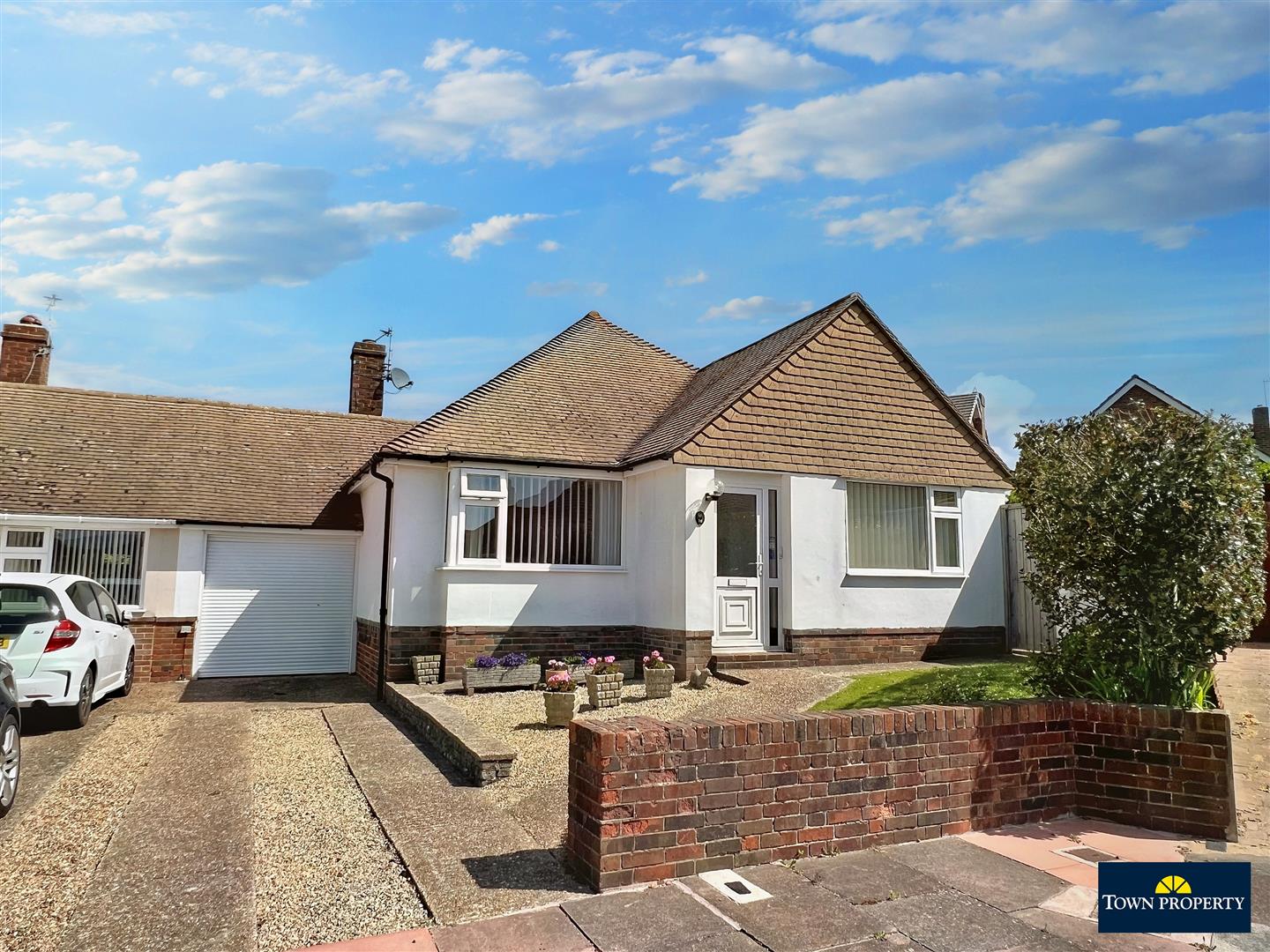 Property Details for Luton Close Eastbourne BN21 1UX Town Property